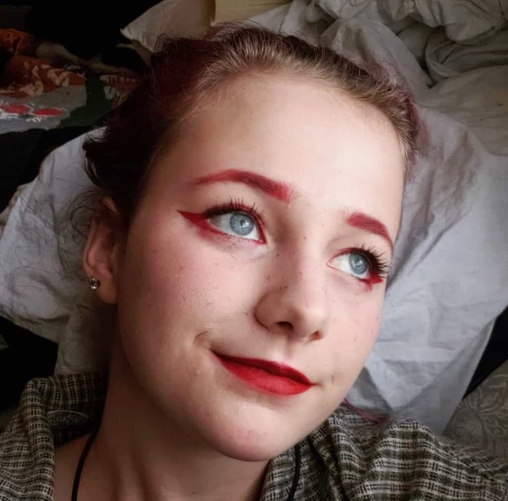 red makeup, parenting hacks